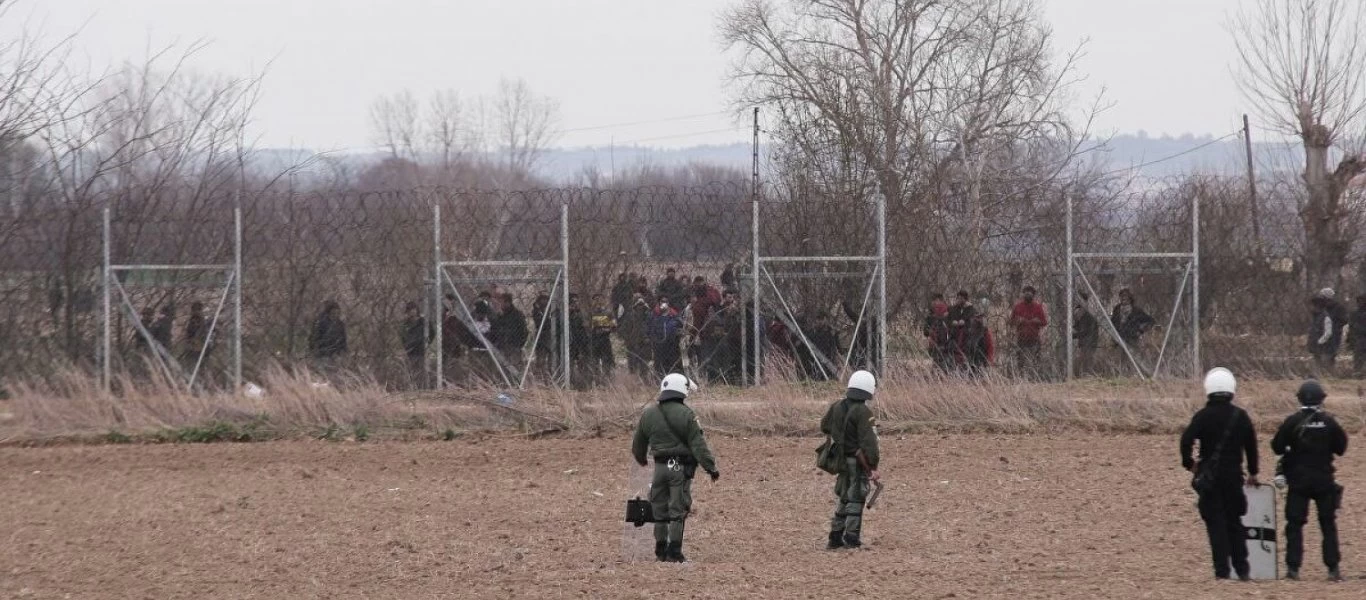 Τον φράχτη στον Έβρο στοχεύουν οι Τούρκοι - Φωτιές και δακρυγόνα στα σύνορα στη διάρκεια της νύχτας (βίντεο)